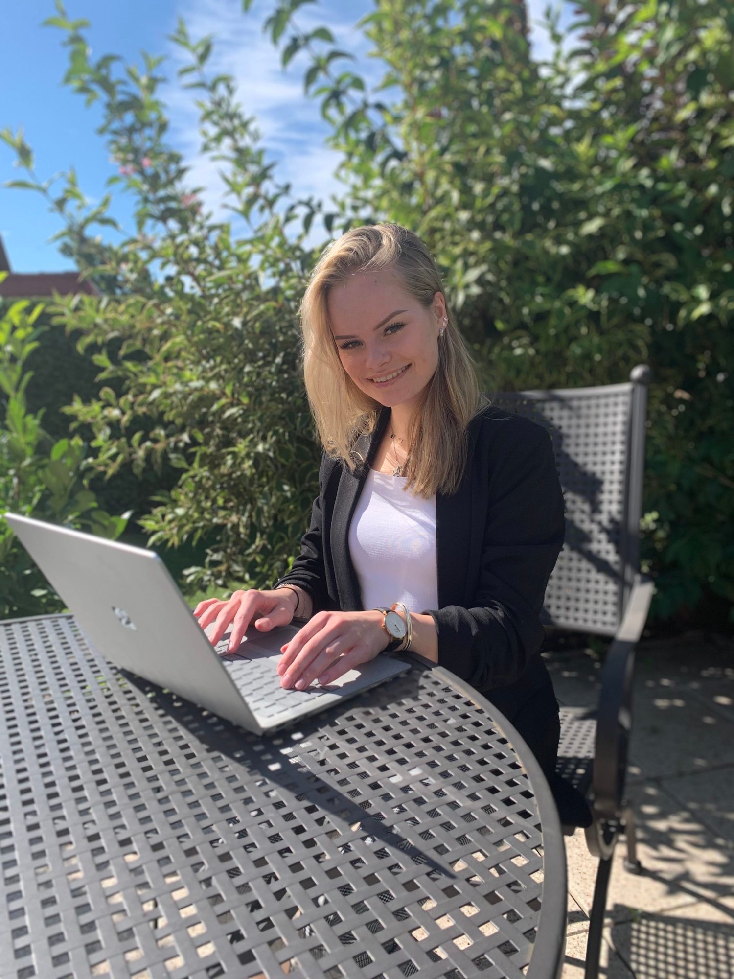 LeviThias Nachhilfe draussen Online Nachhilfe