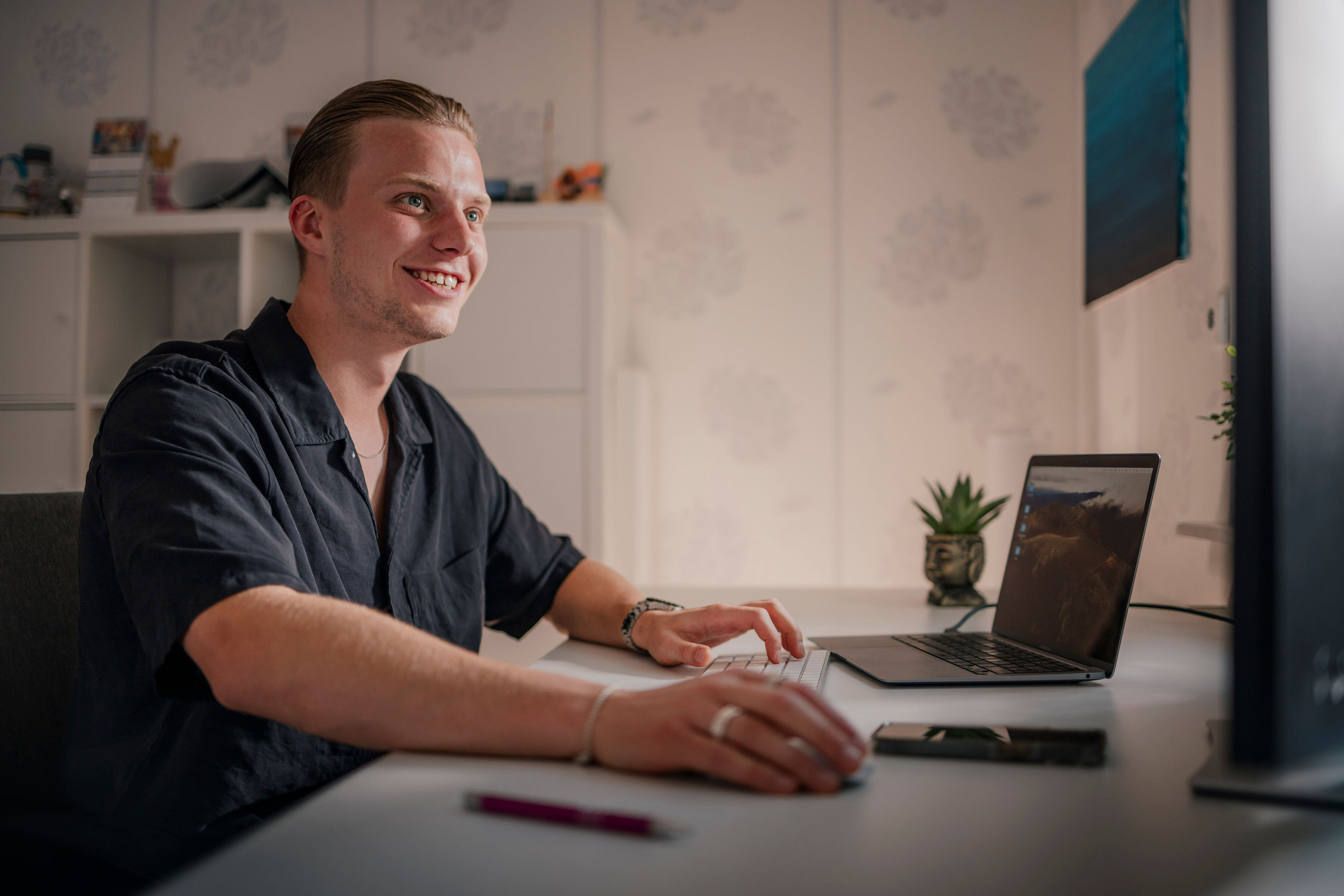 LeviThais Nachhilfe Lehrer Luca unterrichtet zu Hause online Nachhilfe in Mathematik