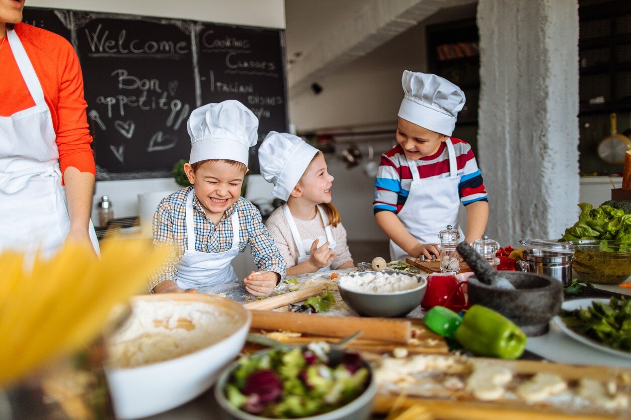 LeviThias Cube Club Online Schüler kochen gemeinsam im Unterricht